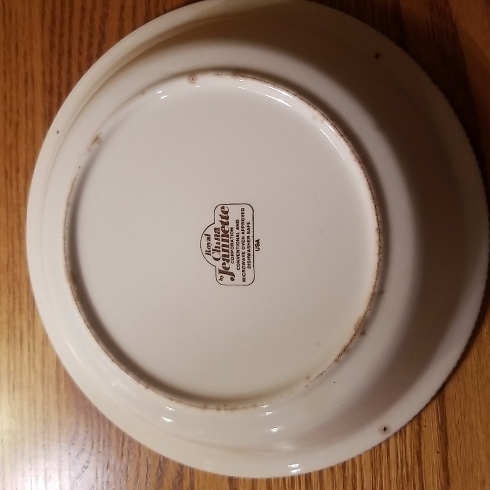 Royal China "American Farm Scene " Currier & Ives Pie Plate - Picture 7 of 16